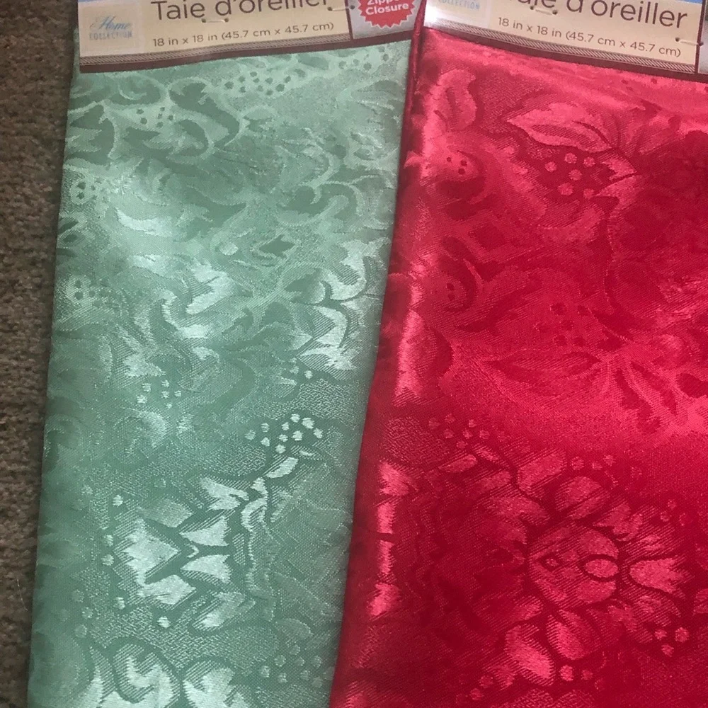 4 Christmas shiny sheen pillow covers 18x18 2 green & 2 red